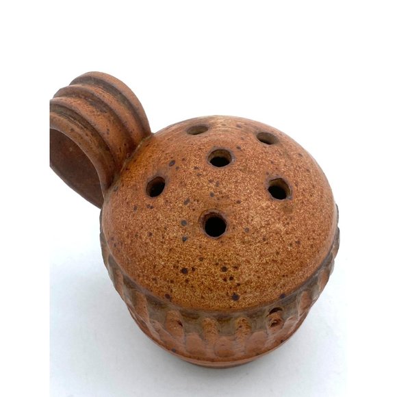 Pottery Parmesan Cheese /Powder Sugar Shaker - Picture 4 of 6